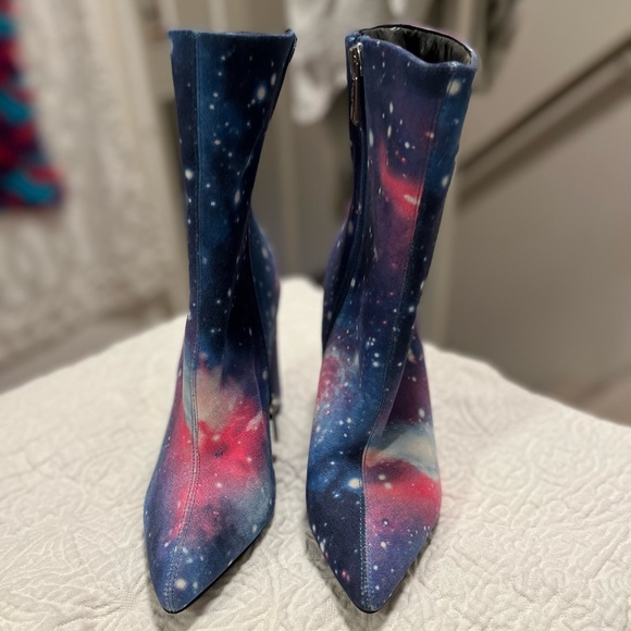 Cape Robbin Galaxy Fashion Boots - Picture 4 of 4